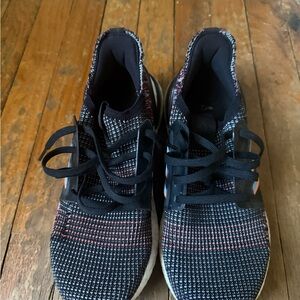 Stylish Black and White Men's Shoes